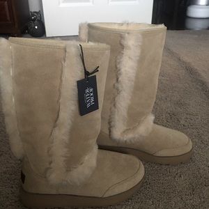 ugg arctic grip boots